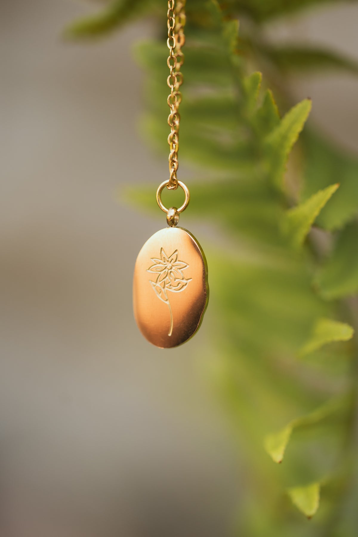 Birthflower Pebble Necklace
